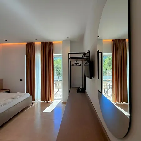 Rivermount فندق